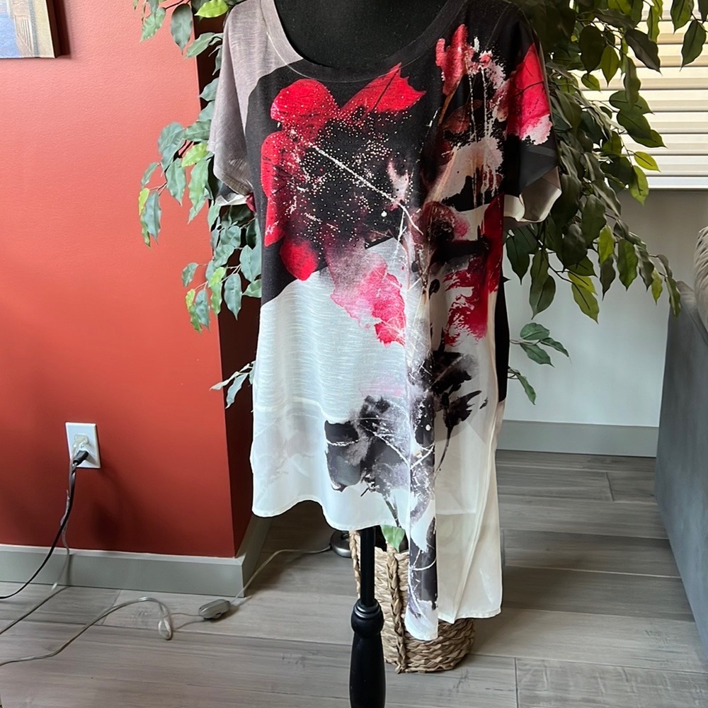 Embellished short sleeve layered Blouse with asymmetrical hem